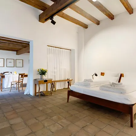 Loft Im Kuenstlerhaus * רייגל